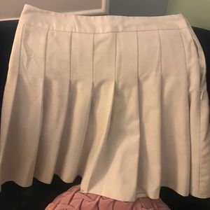 🌻 White Pleated Tennis Skirt